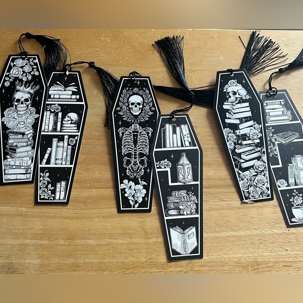 3 Skull Coffin Shaped Bookmarks - Picture 1 of 4